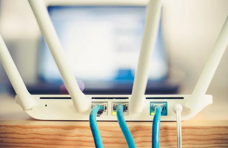 成都監(jiān)控安裝公司：什么是軟路由和硬路由？