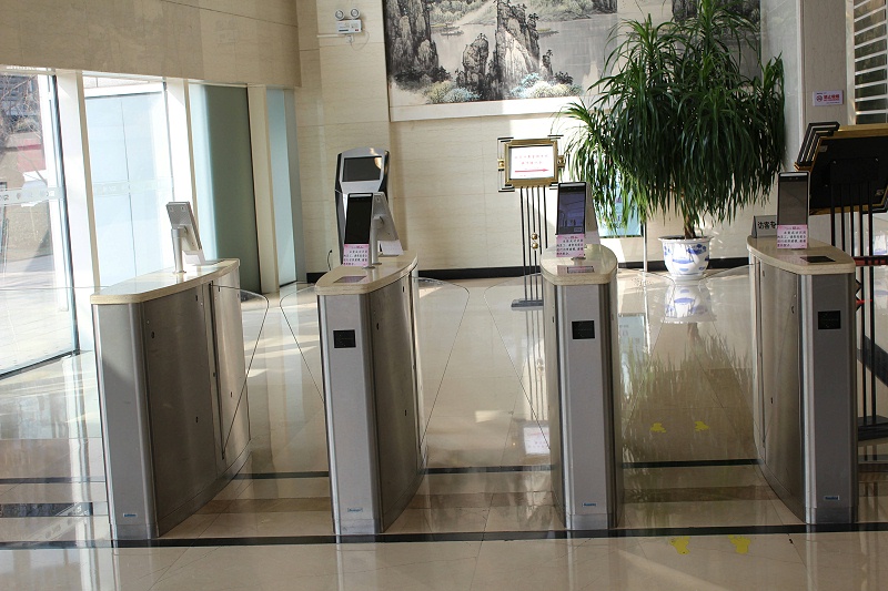 新建工廠人臉訪客機的優(yōu)勢在哪里？