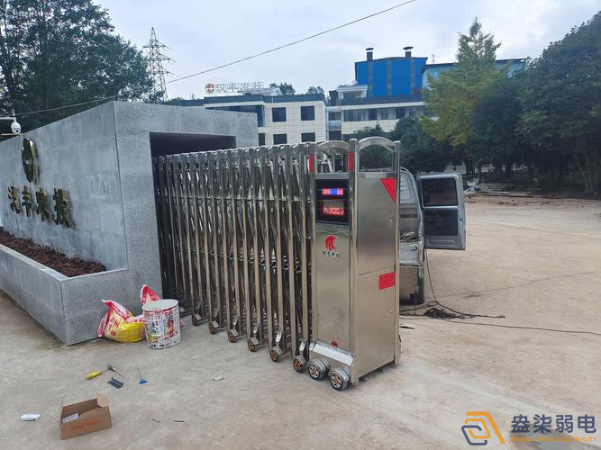 工廠大門使用伸縮門的好處？