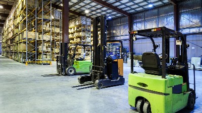 盎柒弱電—廠區(qū)叉車超速報警器如何產(chǎn)生效果？