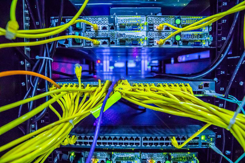 安防監(jiān)控項目 中，挑選交換機需要注意什么？