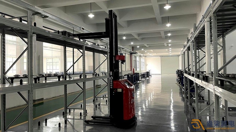 堆垛叉取式機(jī)器人是什么？怎么用