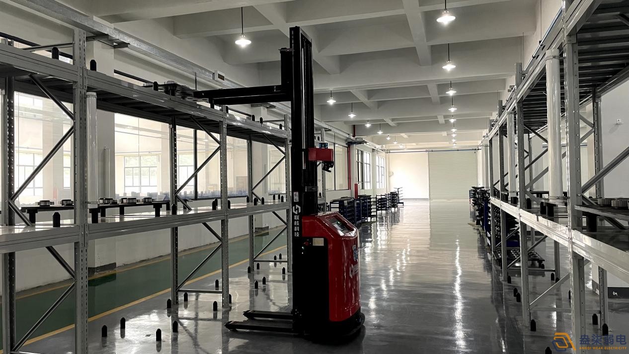 堆垛叉取式機(jī)器人是什么？怎么用