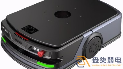 潛伏叉取式移動(dòng)機(jī)器人—窄通道物流的破局利器