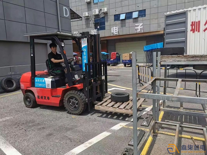 叉車安裝人臉識(shí)別的作用