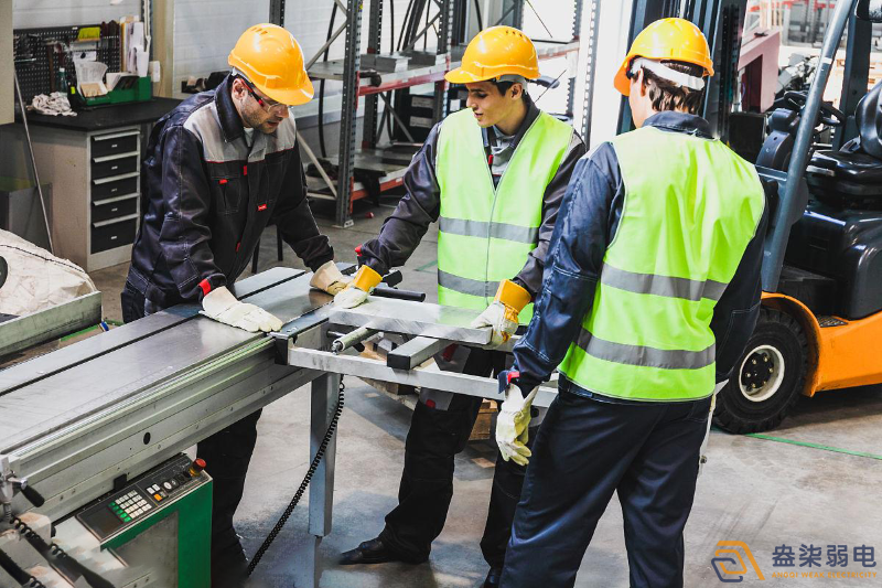 成都園區(qū)監(jiān)控—工廠人員定位系統(tǒng)應(yīng)該如何選擇？