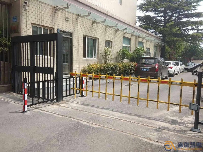 智能門禁道閘，科學守護企業(yè)安全
