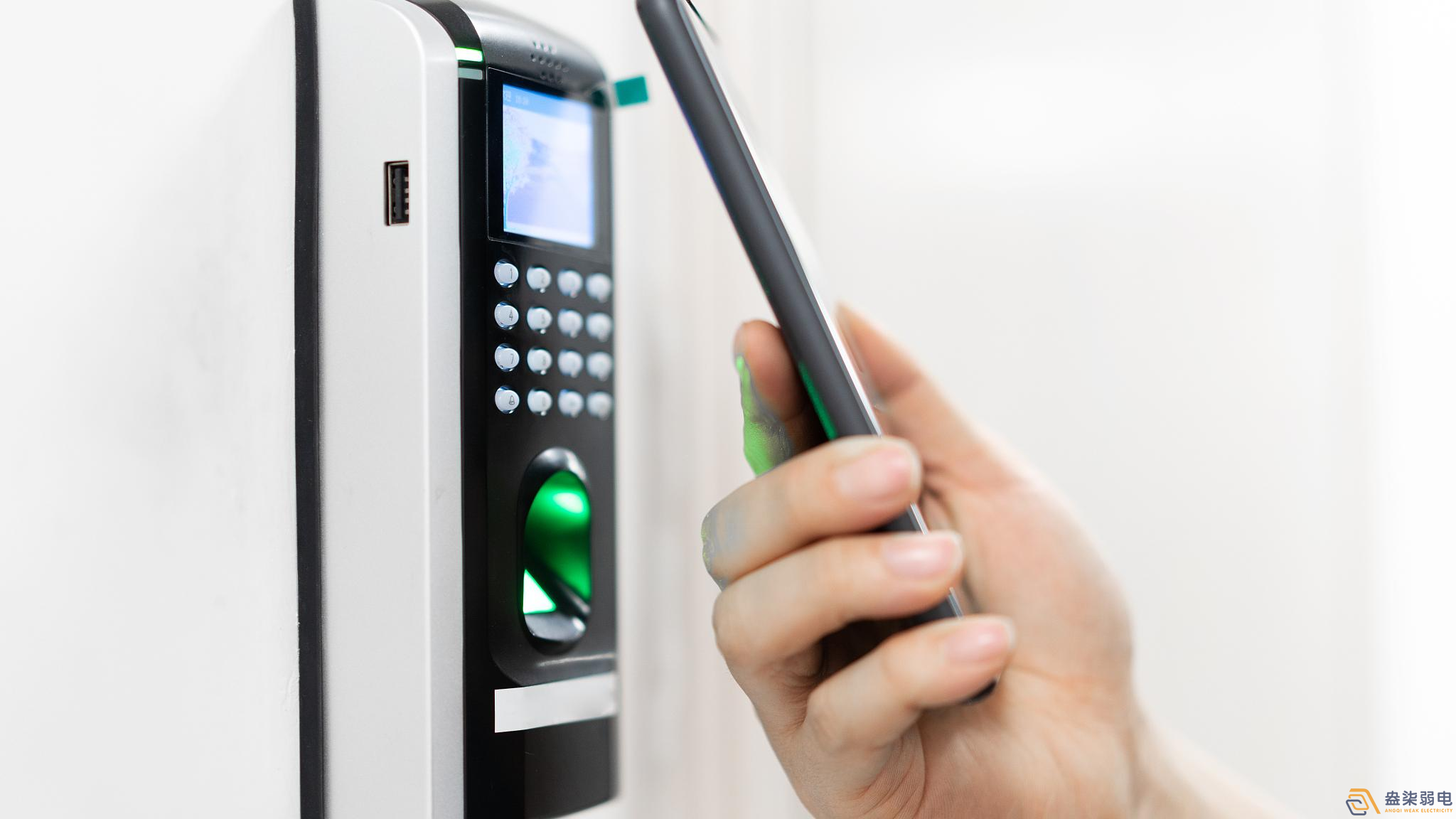 小區(qū)門禁卡如何錄入NFC？